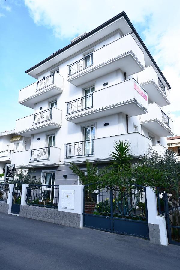 Residence Marlin Риччоне Экстерьер фото