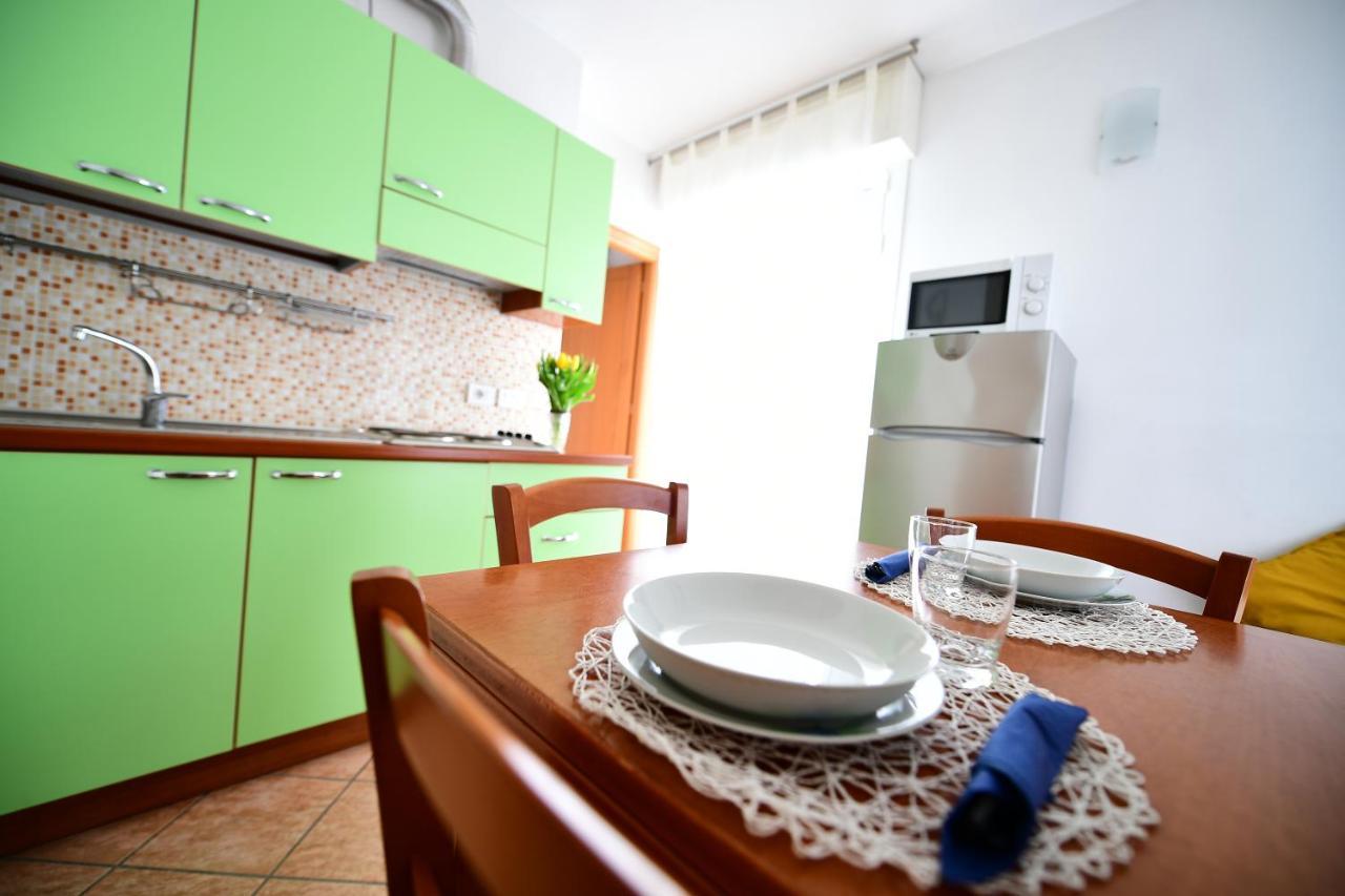 Residence Marlin Риччоне Экстерьер фото
